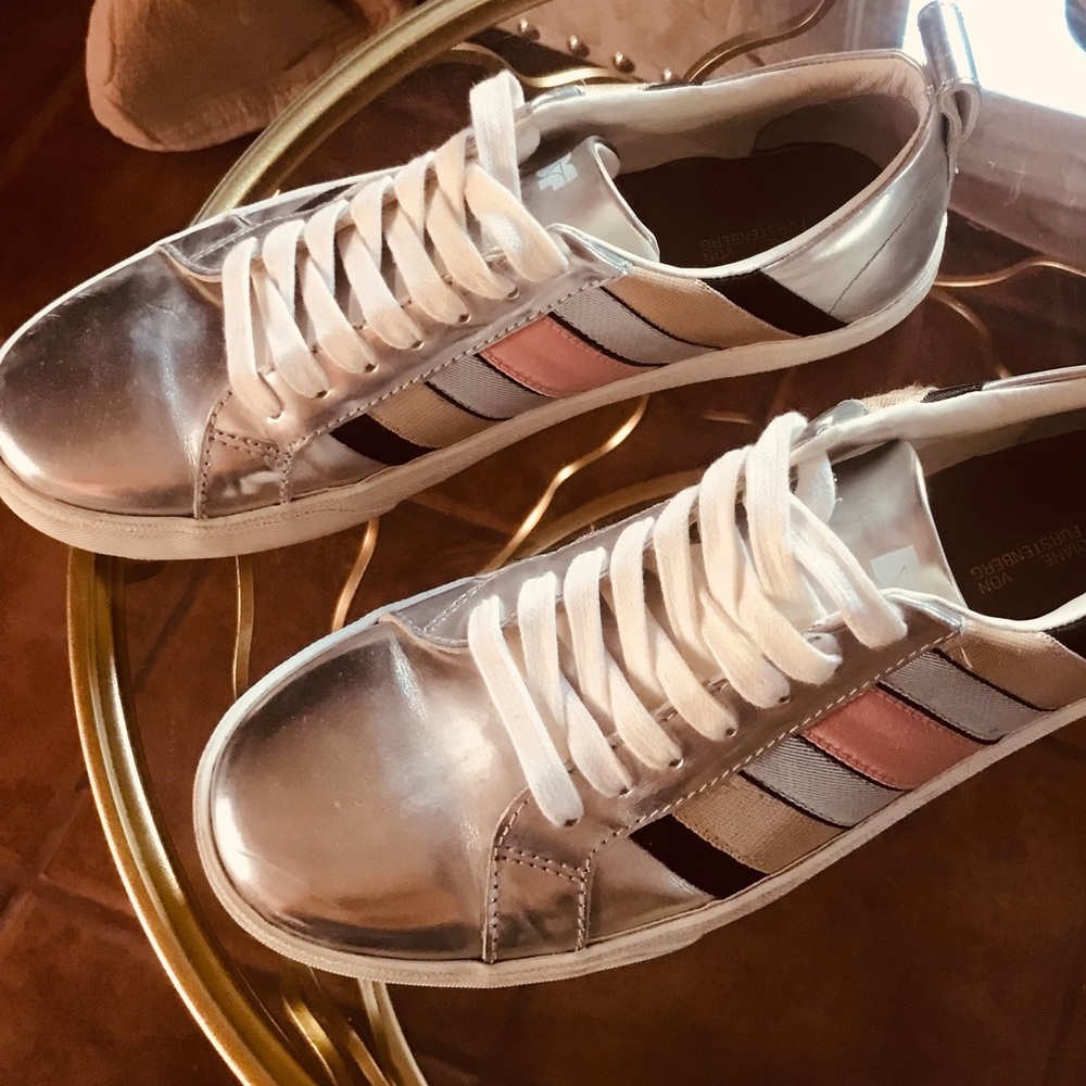 DVF Sneakers 6.5